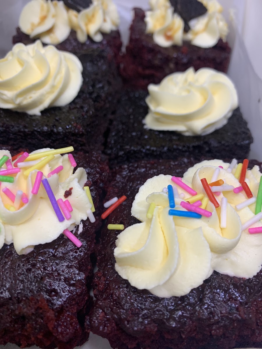 Love and Treats cake bars